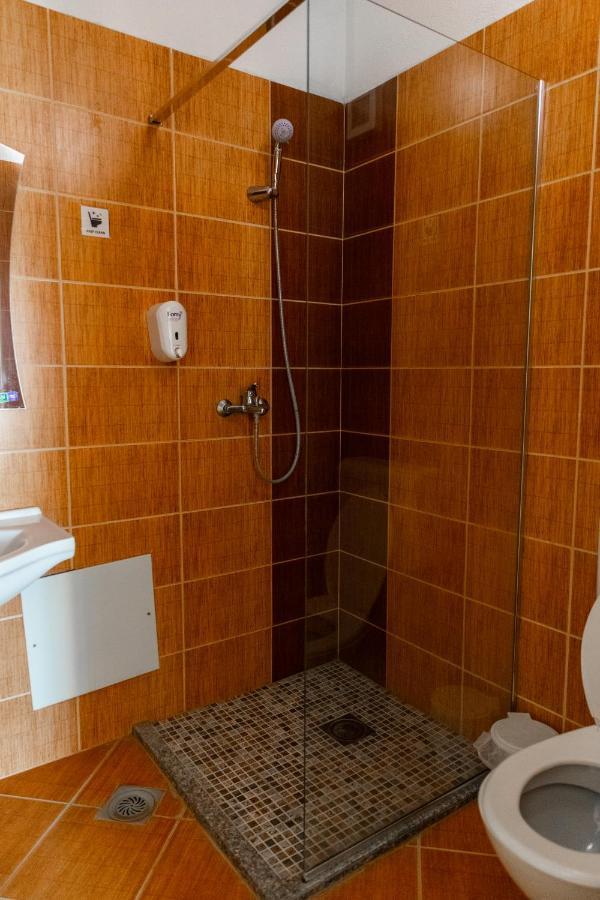 Hotel United Pristina Eksteriør bilde