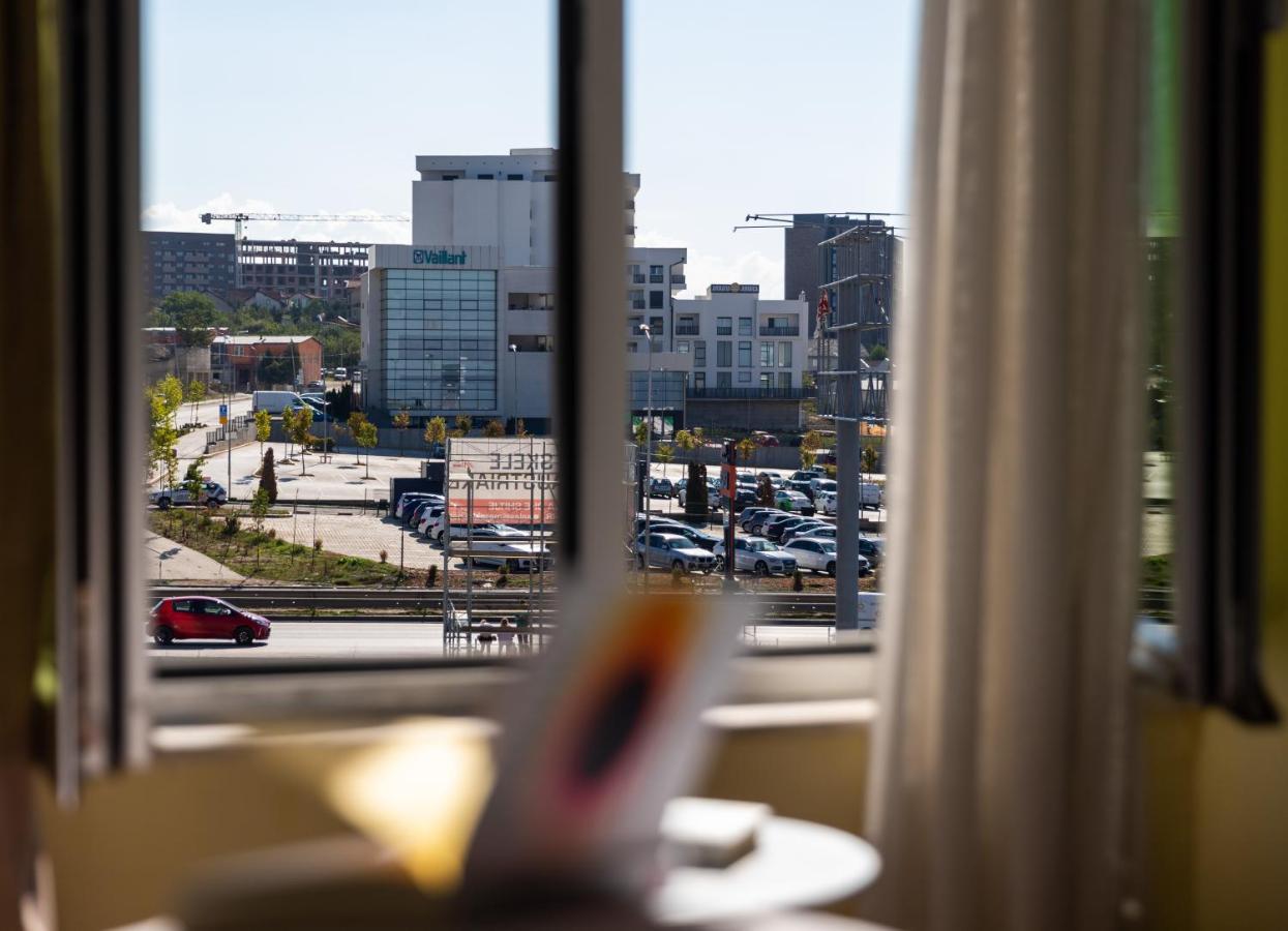 Hotel United Pristina Eksteriør bilde