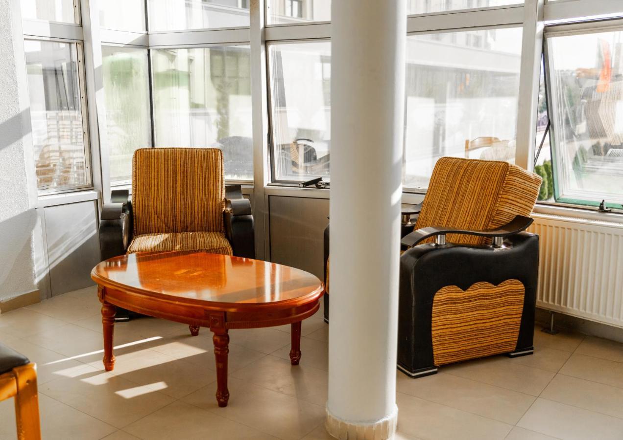 Hotel United Pristina Eksteriør bilde