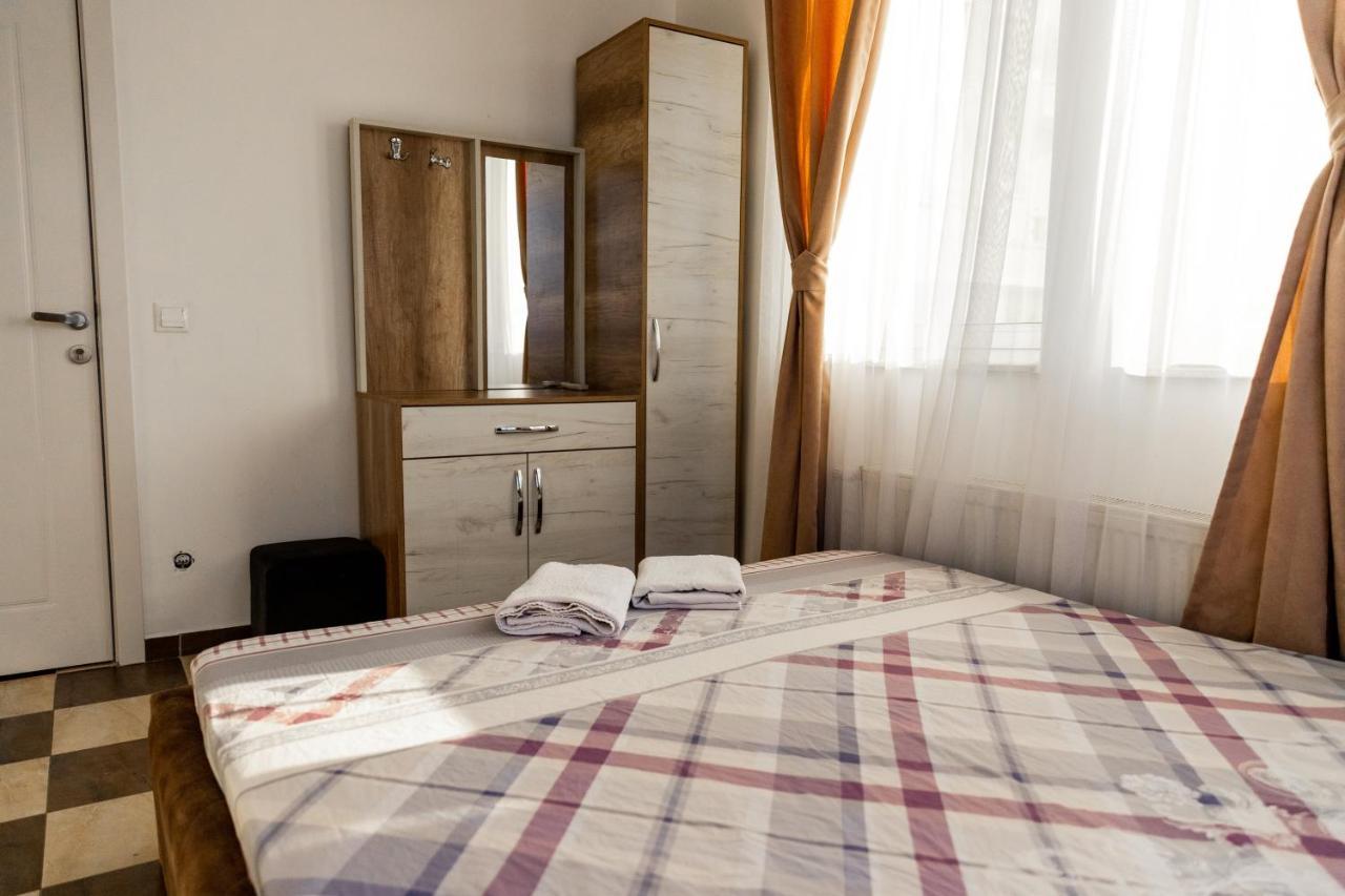 Hotel United Pristina Eksteriør bilde